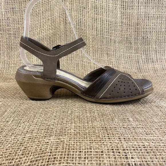 Merrell Clog Sandals leather heel Brown Ankle Sling Back Size 6 - Picture 4 of 11